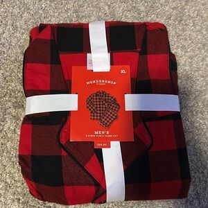 Men’s. Christmas Pajamas Men’s XL 2 piece New